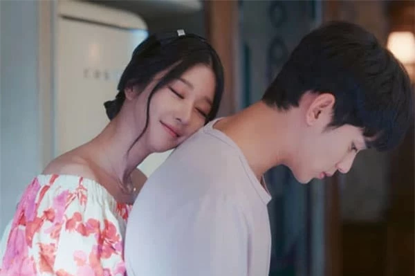 Co nen ket hon voi nguoi yeu ban rat nhieu nhung lai ngheo khong?