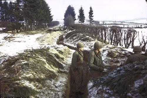 Chien dich cuoi cung cua Hitler, 200.000 nguoi thuong vong-Hinh-3