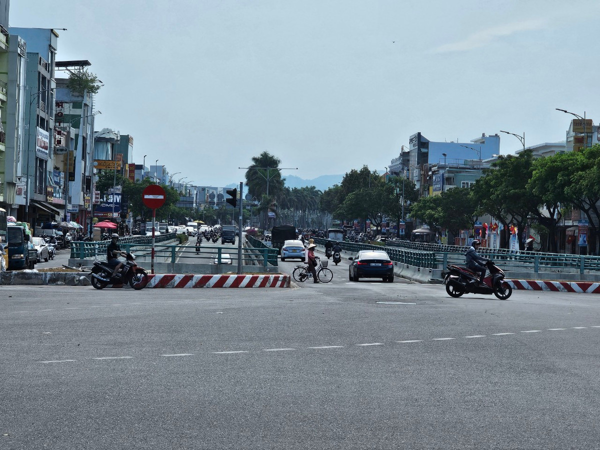 Theo thời hạn hợp đồng, đến tháng 12/2017 dự án hoàn thành. Tuy nhiên, để chào mừng Tuần lễ Cấp cao APEC diễn ra tại Đà Nẵng vào tháng 11/2017, liên danh nhà thầu đã hoàn thành công trình trước thời hạn gần hai tháng, chính thức thông xe kỹ thuật vào ngày 1/11/2017.