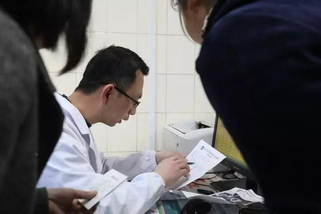 Nguoi dan ong bi xuat huyet nao vi thuong xuyen an kieu nay-Hinh-2