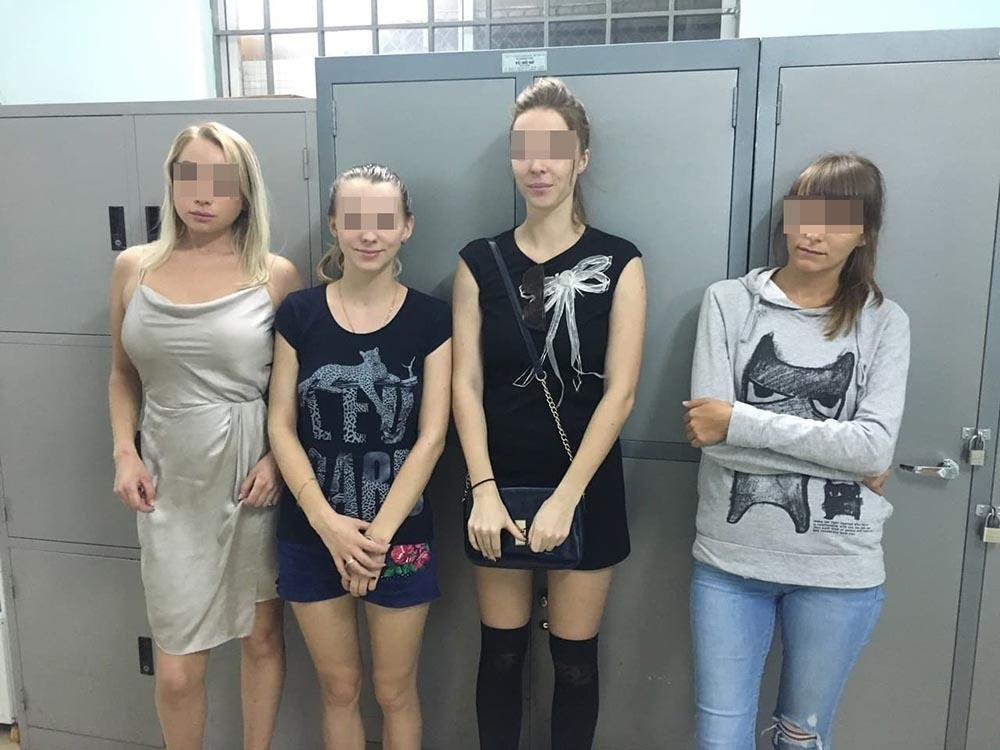 Các chân dài quốc tịch Nga, Ukraine... khi bị mời về trụ sở công an