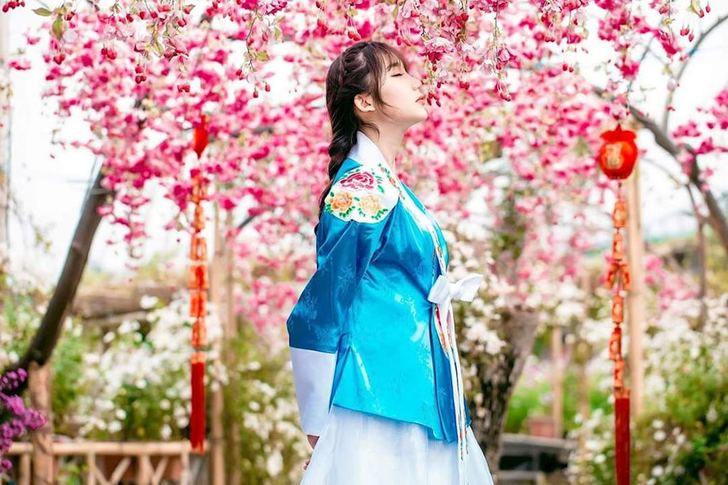 Trong năm 2019, Mina Young sẽ cố gắng tham gia vào nhiều lĩnh vực nghệ thuật hơn, đặc biệt là ca hát. Cô cũng có dự định sẽ thử sức trong một số cuộc thi về âm nhạc để trải nghiệm và khẳng định bản thân mình.