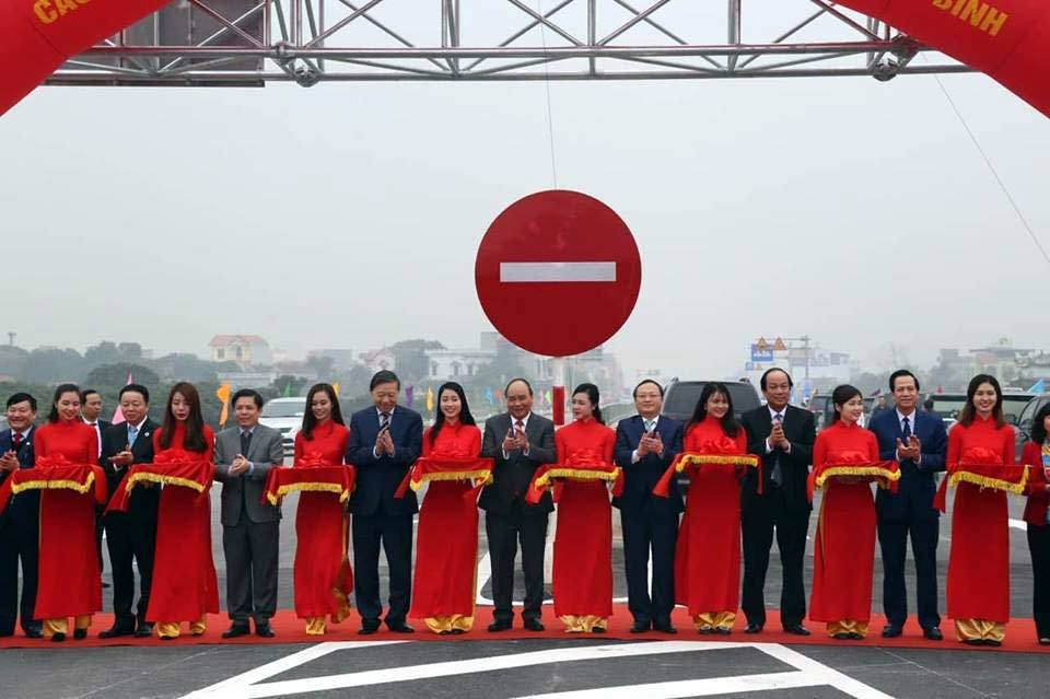 Binh luan Thu tuong phat lenh thong xe tuyen duong bo noi 2 cao toc-Hinh-2