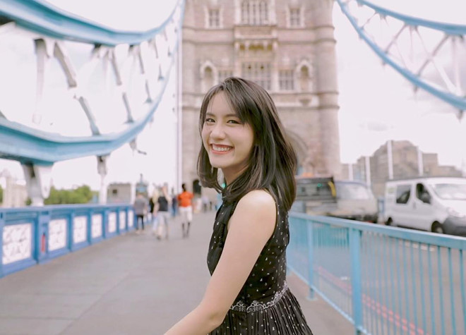 Trong khi đó, Mayy R là blogger về du lịch, ẩm thực, làm đẹp nổi tiếng trên mạng. Ngoài gương xinh đẹp và được nhận xét giống Yoona (thành viên nhóm nhạc Hàn Quốc - SNSD), cô gái 26 tuổi còn được yêu mến bởi cách nói chuyện duyên dáng, hài hước.