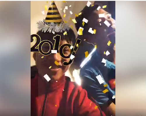 Quả không hổ danh em út "ngây ngô" nhất đội, Văn Hậu khoe clip vô cúng đáng yêu và "lầy lội" bên cạnh Đức Chinh: "Đầu cầu Qatar chào đầu cầu Việt Nam".