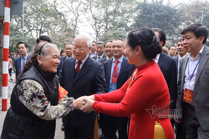 Xuân Quê hương 2019 gồm nhiều hoạt động hướng về cội nguồn như dâng hương tại điện Kính Thiên, nghi thức thả cá chép truyền thống…