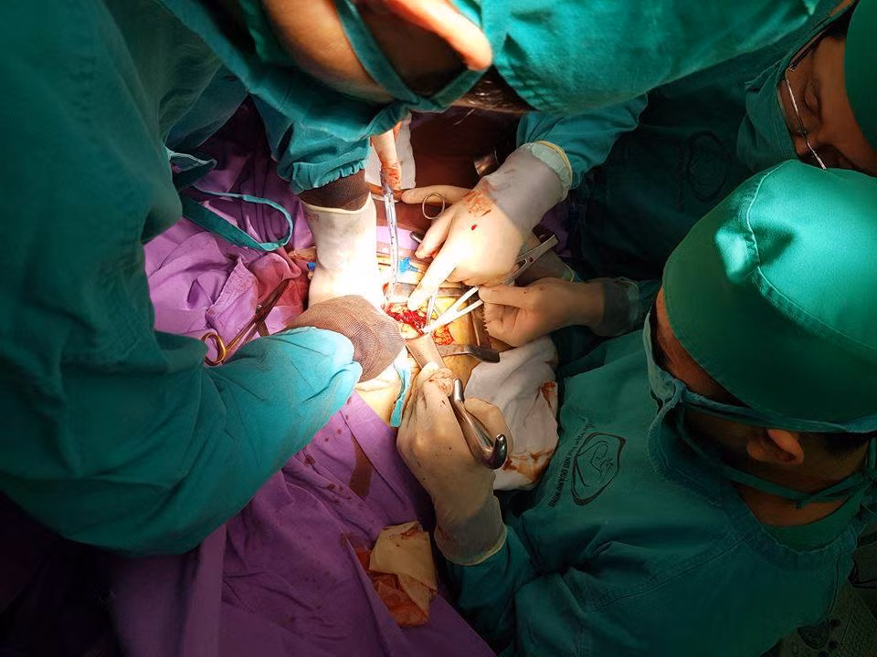 3 nam khong dieu tri, khoi u buong trung phat trien thanh ung thu