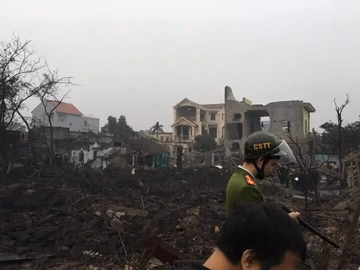 Đồng thời yêu cầu lãnh đạo huyện Yên Phong phối hợp với các lực lượng nhanh chóng tìm kiếm, cấp cứu kịp thời các nạn nhân.