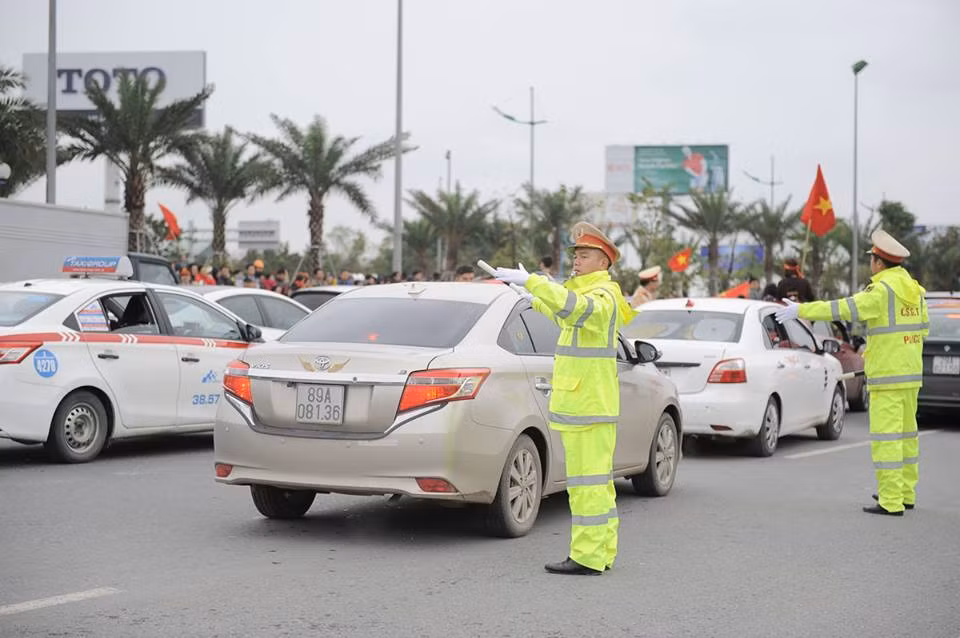 Đội tuyển U23 sẽ đi theo tuyến đường sau: Hùng Vương - Hoàng Văn Thụ - Độc Lập – Điện Biên Phủ - Chu Văn An - Trần Phú - Kim Mã - Nguyễn Chí Thanh - Trần Duy Hưng - Đại lộ Thăng Long - Lê Quang Đạo - Lê Đức Thọ.