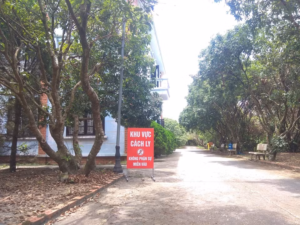 Can canh trong khu cach ly COVID-19 co 49 nguoi tro ve tu benh vien K-Hinh-3