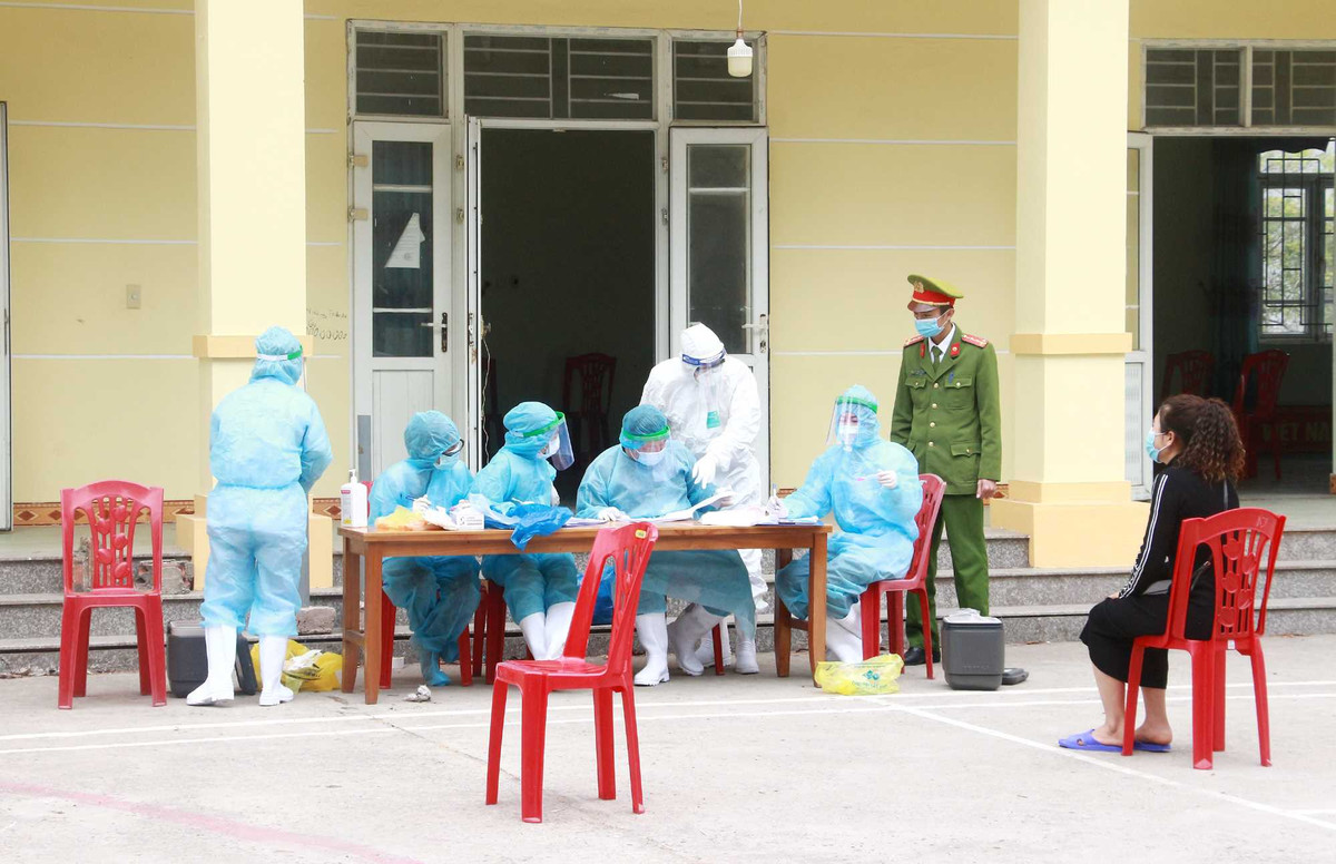 Can canh trong khu cach ly COVID-19 co 49 nguoi tro ve tu benh vien K