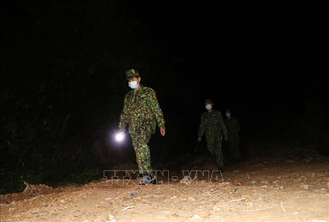 Hinh anh “nhoi tim” noi tuyen dau chong dich-Hinh-4