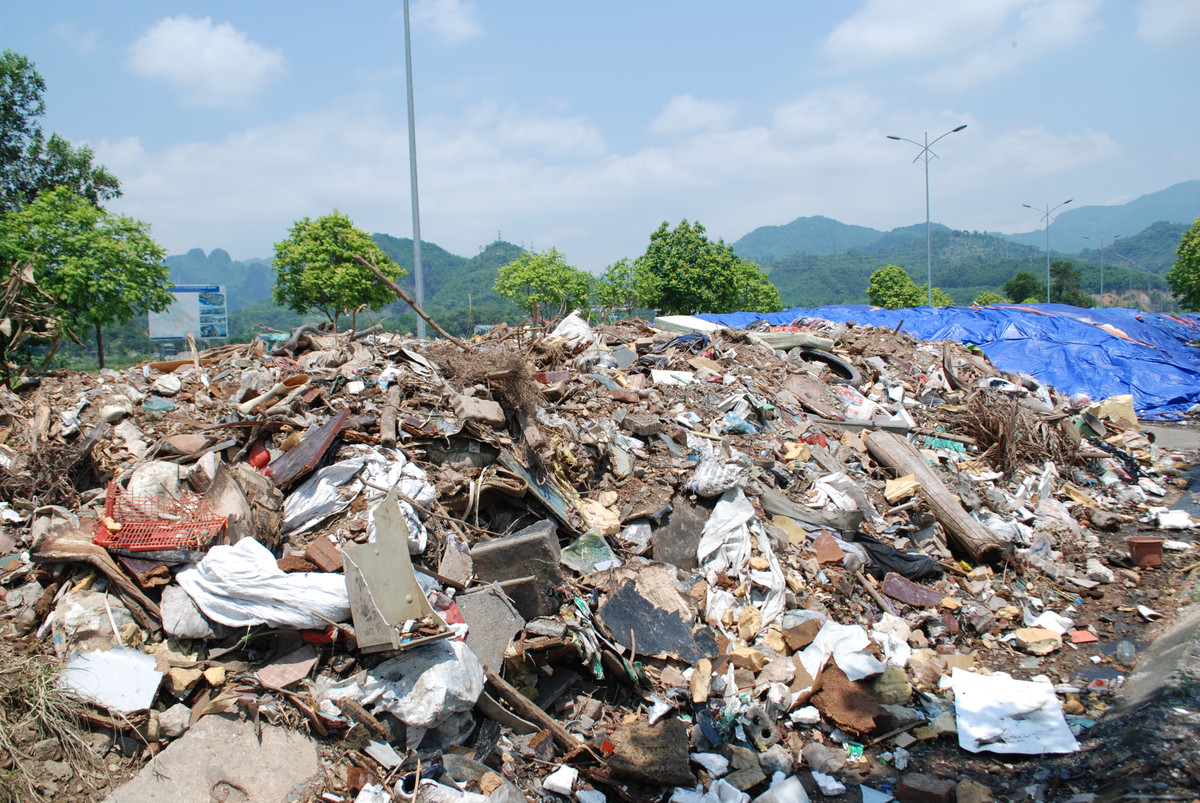 Bai rac dai hang tram met bong dung 