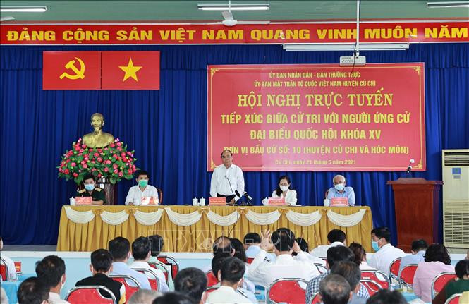Chủ tịch nước Nguyễn Xuân Phúc tiếp xúc cử tri huyện Củ Chi và Hóc Môn Chu tich nuoc Nguyen Xuan Phuc tiep xuc cu tri huyen Cu Chi va Hoc Mon