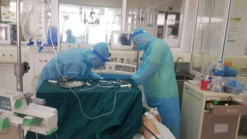 5 benh nhan COVID-19 tho may nguy kich da “tu coi chet tro ve“-Hinh-4