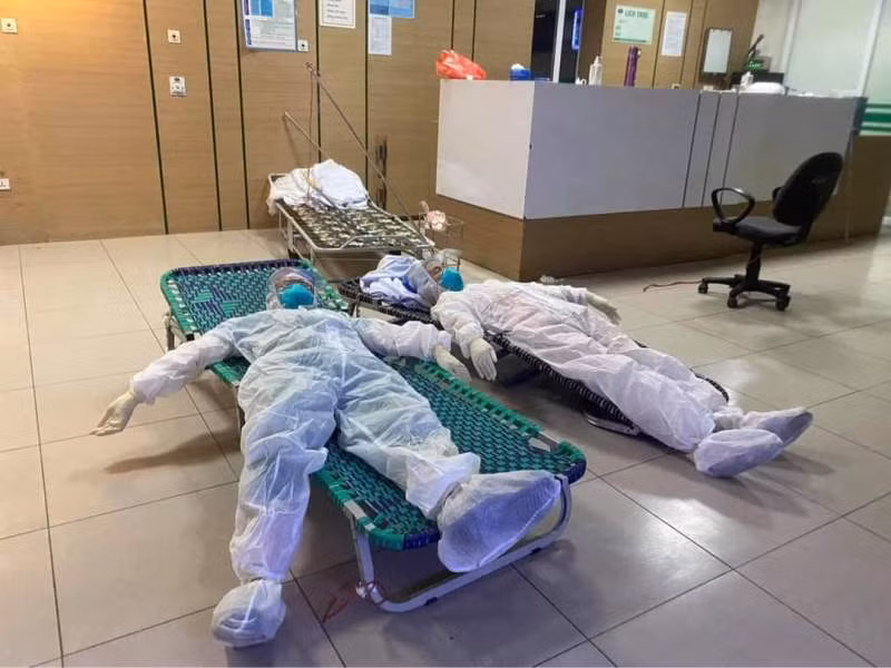 5 benh nhan COVID-19 tho may nguy kich da “tu coi chet tro ve“-Hinh-5