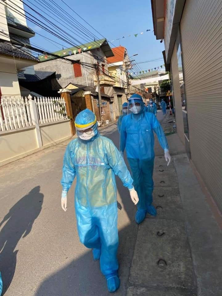 Chủ tịch UBND tỉnh Bắc Giang uỷ quyền cho chủ tịch UBND các huyện, TP ký biên bản ban hành các quyết định thiết lập các vùng cách ly y tế, thực hiện giãn cách xã hội đối với các thôn, tổ dân phố trên địa bàn TP.