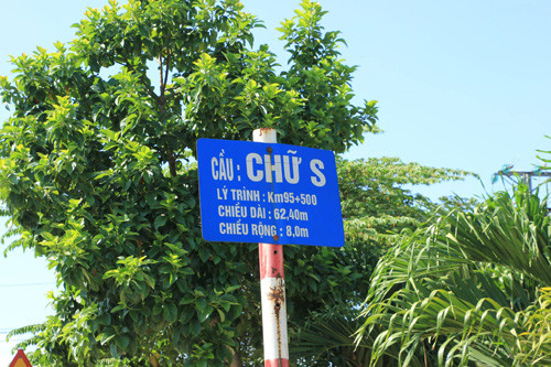 Cầu chữ S....