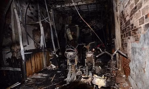 Vụ cháy nhà làm 6 người chết ở Sài Gòn là một trong những sự kiện được dư luận quan tâm tuần qua. Vụ cháy kinh hoàng ở Sài Gòn gây hậu quả đặc biệt nghiêm trọng xảy ra tại số 453/6 Lê Văn Sỹ (phường 12, quận 3) cả về người và tài sản. Ảnh: Zing.