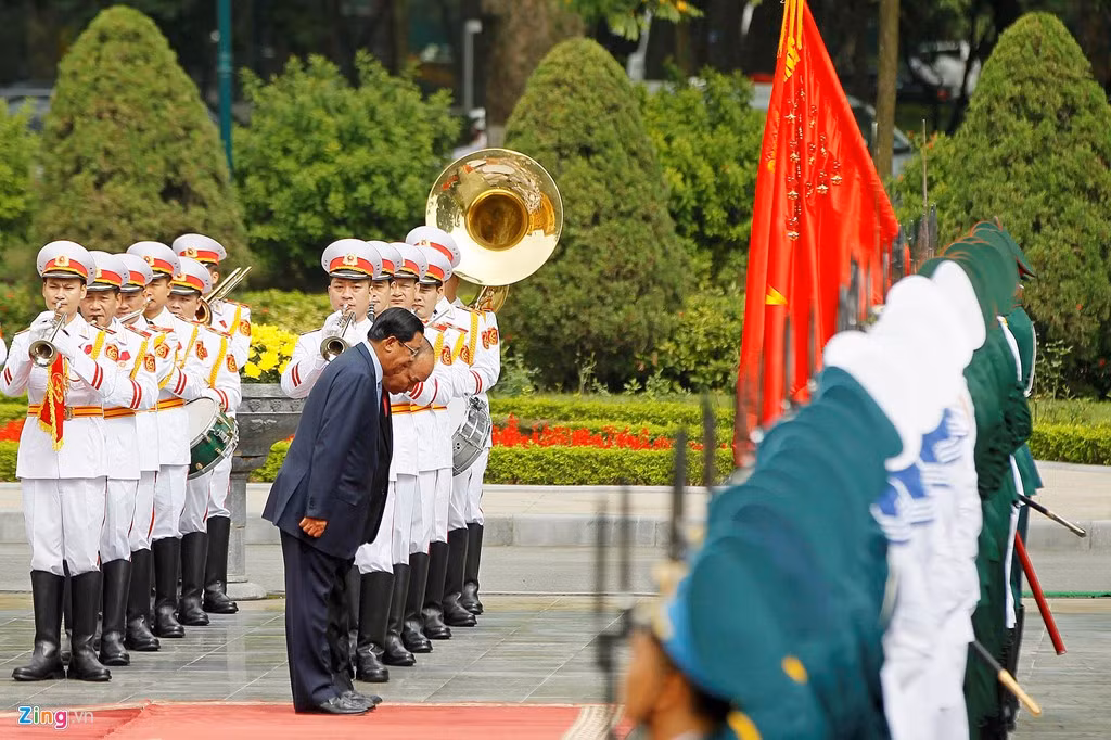 Việt Nam và Campuchia thiết lập quan hệ ngoại giao vào ngày 24/6/1967. 2 quốc gia là láng giềng thân thiết, có mối quan hệ hữu nghị, truyền thống vững bền.