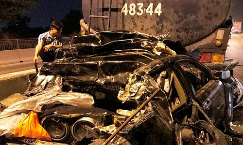 Trong lúc đổ dốc cầu Phú Mỹ (hướng từ quận 7 sang quận 2, thuộc phường Thạnh Mỹ Lợi, quận 2), chiếc xe đầu kéo container do Đặng Văn Nghĩa (34 tuổi, quê tỉnh Vĩnh Long) điều khiển đã tông hàng loạt phương tiện đang bị ùn xe. Xe đầu kéo đã tông vào xe ô tô 4 chỗ do anh Huỳnh Thanh Dũng (42 tuổi, ngụ TP HCM) điều khiển. Cú tông khủng khiếp đẩy xe du lịch của anh Dũng lao thẳng vào xe bồn chở xăng dầu do tài xế Nguyễn Mạnh Thuận (34 tuổi, ngụ TP HCM) điều khiển đang dừng phía trước và tông tiếp vào xe du lịch 7 chỗ. Vụ tai nạn khiến anh Dũng tử vong.