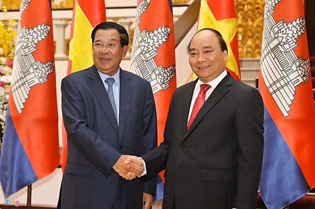 Nhận lời mời của Thủ tướng Nguyễn Xuân Phúc, Thủ tướng Vương quốc Campuchia, Samdech Akka Moha Sena Padei Techo Hun Sen đã dẫn đầu đoàn đại biểu cấp cao Chính phủ Hoàng gia Campuchia bắt đầu thăm chính thức Việt Nam trong hai ngày 20 và 21/12.