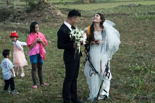 Kế hoạch đám cưới độc nhất vô nhị này do các thành viên của hai câu lạc bộ dù lượn là CLB dù lượn Vietwings Hanoi và CLB dù lượn Hà Nội chung sức thực hiện. Nguồn ảnh: NVCC.