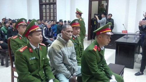 Một trong những vấn đề được đông đảo người dân quan tâm đó là phiên xét xử vụ án 4 bà cháu bị sát hại ở Quảng Ninh. Theo đó, bị cáo Doãn Trung Dũng - người đã sát hại 4 nạn nhân bị hình phạt cao nhất là tử hình.