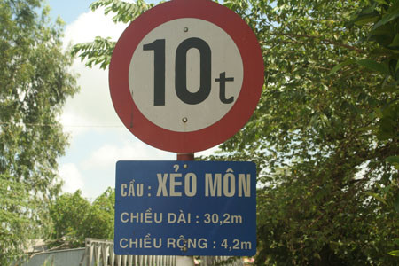 Một cây cầu có tên độc đáo.