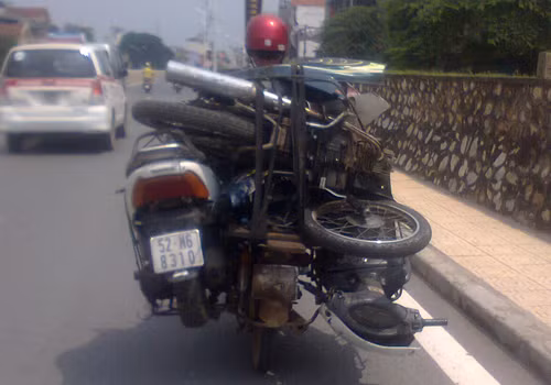 Hình ảnh quen thuộc trên những nẻo đường...