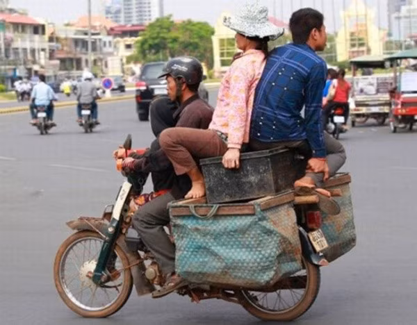 Những kiểu giao thông chỉ có ở Việt Nam.