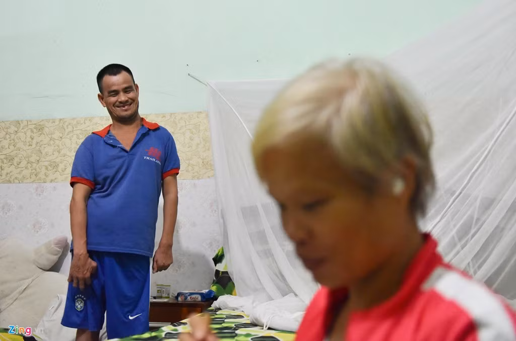 Khuyết tật về thể xác tưởng chừng sẽ khiến họ sống trong cảnh cô đơn mãi mãi. Nhưng qua những lần làm việc, ăn cơm chung, tình yêu đến lúc nào chẳng biết. Năm 2014, chương trình Điều ước thứ 7 đã tổ chức cho anh Lành, chị Dự một đám cưới trong mơ.