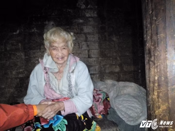 Cụ bà Hạng Thị Sông. Ảnh Cù Hiền.