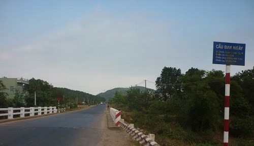 Đi ban ngày thì được, đi ban đêm ở cầu này không biết sao???