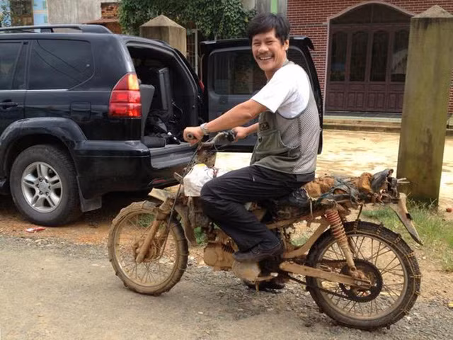 "Quần áo" của xe mất đâu cả rồi???