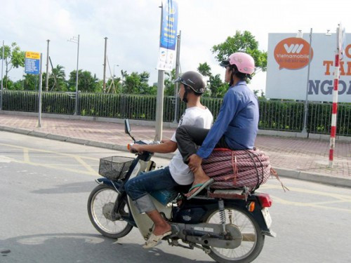 Yên xe máy phiên bản dây thừng.