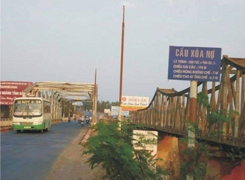 Một cây cầu có tên độc lạ ở Việt Nam, hẳn ai qua cũng nghĩ "nếu đúng là được xóa nợ thì mừng quá".