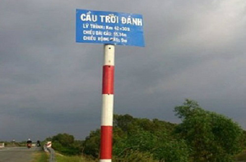 Đọc tên cầu xong chắc không dám qua cầu.