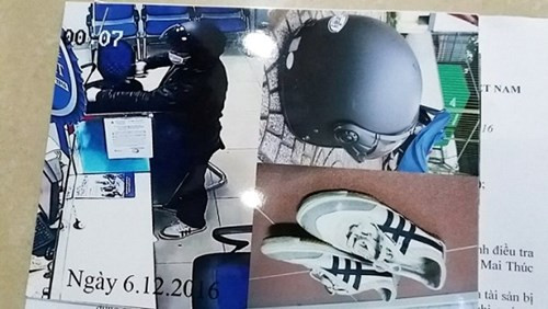 Ngày 6/12, tại chi nhánh ngân hàng TMCP Đầu tư và Phát triển Việt Nam (BIDV) tại đường Mai Thúc Loan (TP Huế) xảy ra một vụ cướp táo tợn. Tên cướp dùng súng uy hiếp nhân viên ngân hàng và lấy đi hơn 700 triệu đồng. Theo camera ghi lại, tên cướp đeo găng tay, bịt mặt, đội mũ bảo hiểm liên tục giơ súng dọa không cho ai tới gần trong lúc lấy từng cọc tiền ở bàn giao dịch cho vào túi. Tại thời điểm gây án, đối tượng này đeo găng tay y tế màu trắng, bịt khẩu trang y tế màu xanh, có mang theo một ba lô màu đen, đỏ.