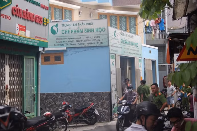 Nổ lớn trong nhà 5 tầng ở TP HCM, nhiều người bị thương.