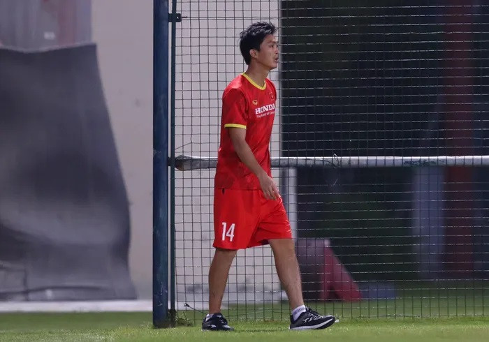 Tuấn Anh bị thay ra ở phút 36 sau pha va chạm mạnh với cầu thủ số 5 bên phía Indonesia. Anh ra hiệu thay người vì cổ chân đau và không thể chạy được nữa. Xuân Trường vào thay Tuấn Anh ngay sau đó.