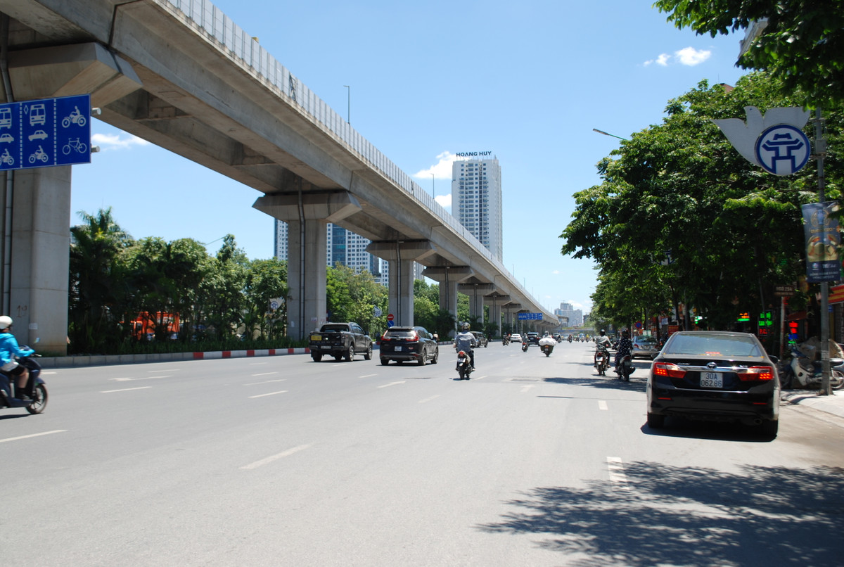 Ha Noi: Nhoc nhan “kiep muu sinh” duoi cai nang nhu do lua-Hinh-14