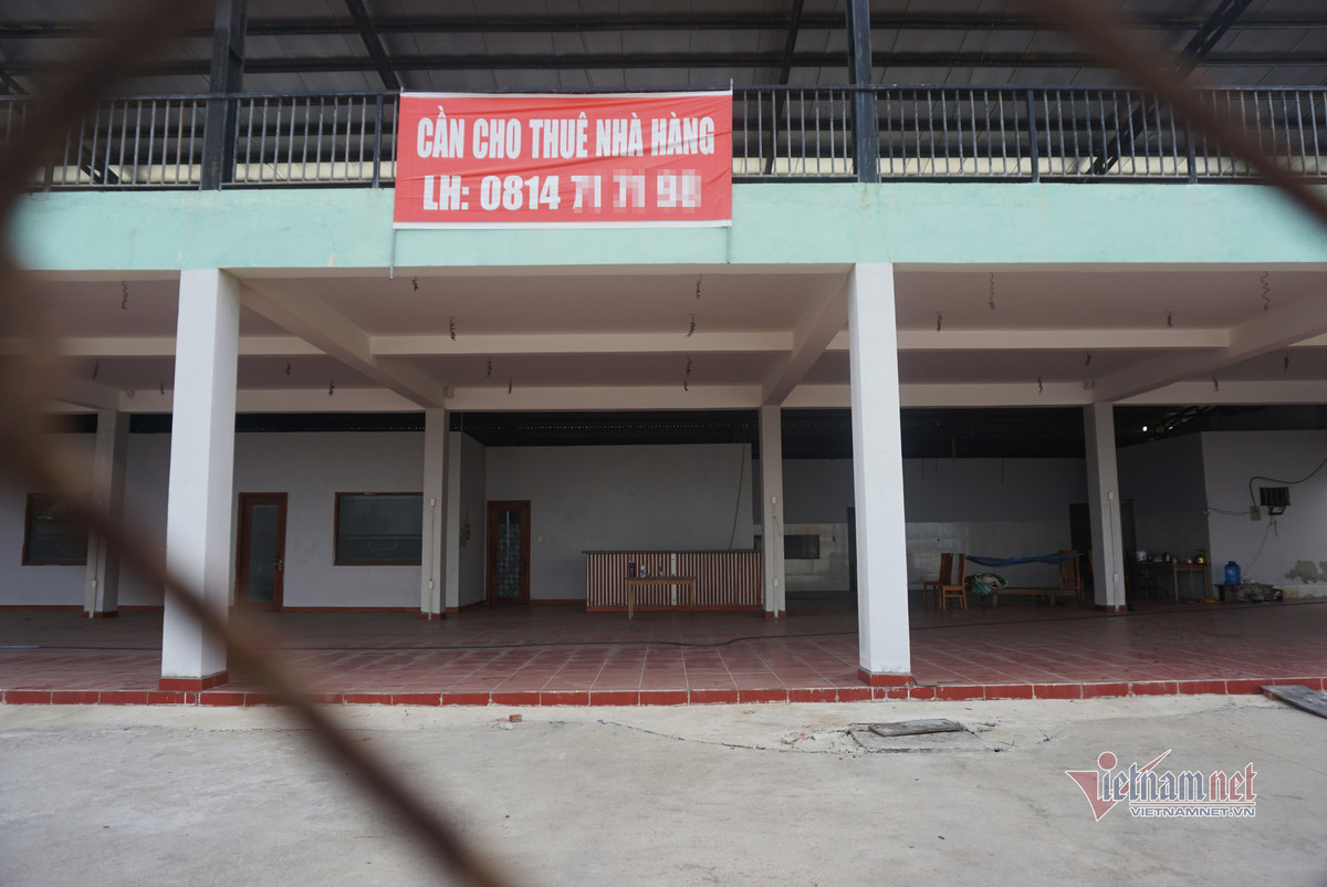 Kinh doanh thua lỗ một số cửa hàng treo biển sang nhượng, cho thuê lại