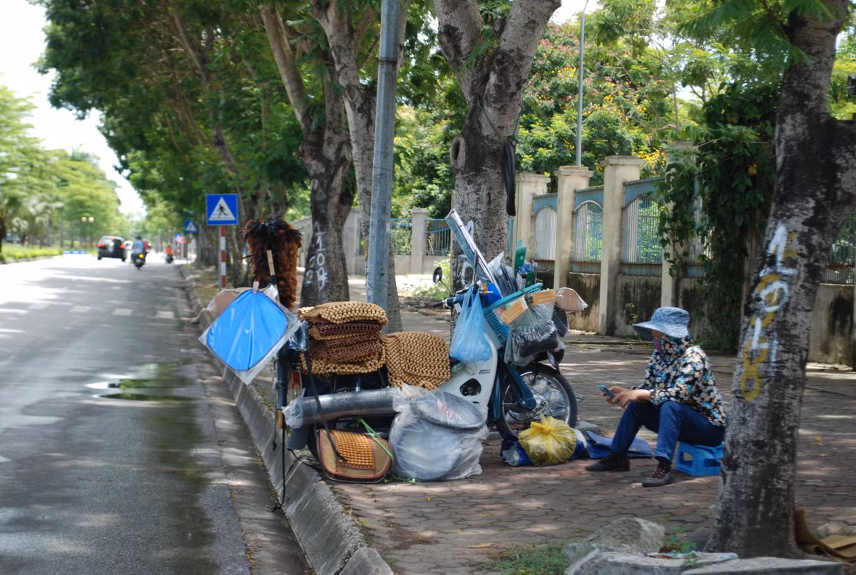 Nắng nóng diện rộng ở Bắc Bộ có khả năng kéo dài đến ngày 03-04/7. Ở Trung Bộ nắng nóng và nắng nóng gay gắt còn kéo dài trong nhiều ngày tới. 