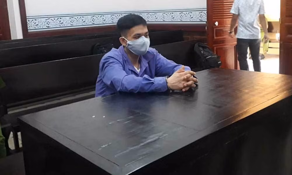 Dam chet cha nuoi khi thay vao nha nghi voi vo minh