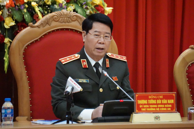  Thượng tướng Bùi Văn Nam (SN 1955, quê huyện Vụ Bản, tỉnh Nam Định). Ông Bùi Văn Nam giữ chức Ủy viên Ban Thường vụ Đảng ủy Công an Trung ương, Thứ trưởng Bộ Công an. Trước đó, thượng tướng Bùi Văn Nam giữ chức Thủ trưởng Cơ quan An ninh điều tra Bộ Công an từ tháng 8/2018 đến 21/ 5/2020.