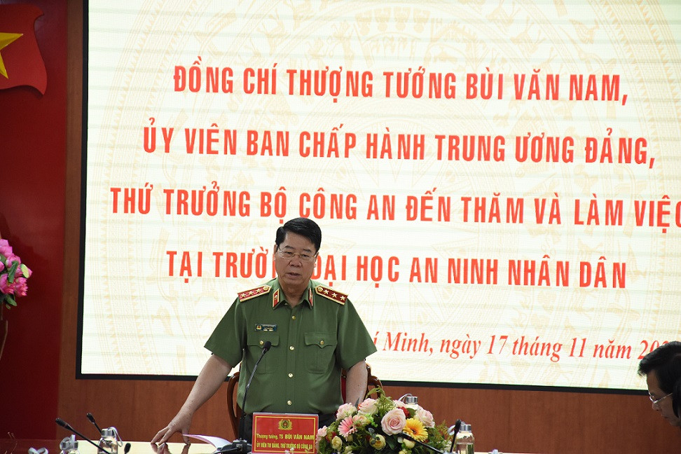 Ông Bùi Văn Nam cũng có hai khóa là Ủy viên Trung ương Đảng (khóa XI, XII). Ông Nam từng là Tổng cục trưởng Tổng cục Tình báo (khi đó là thiếu tướng) được bổ nhiệm giữ chức Thứ trưởng Bộ Công an và được phong hàm Trung tướng trong năm 2009.