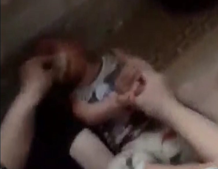 Nghi co giao mam non Sao Viet nhet gie vao mieng be 11 thang tuoi-Hinh-2