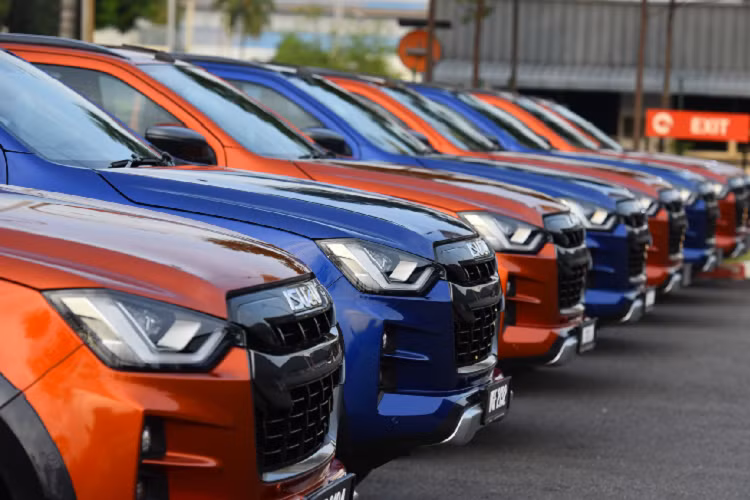 Mặc dù thế hệ mới ra mắt mang nhiều thay đổi và thiết kế hấp dẫn, nhưng doanh số của D-Max 2021 trong tháng 6/2021 vừa qua tại Việt Nam chỉ đạt 10 chiếc, giảm 70% so với tháng trước (36 chiếc). Doanh số của D-Max 2021 hiện tại đang thấp nhất phân khúc.