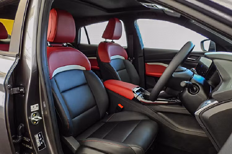 Về khả năng vận hành, MG5 được trang bị động cơ xăng, 4 xi-lanh, dung tích 1.5L cho công suất tối đa 114 mã lực cùng mô-men xoắn cực đại 150 Nm. Trang bị hộp số là loại vô cấp CVT giả lập 8 cấp số, đi kèm hệ dẫn động cầu trước.